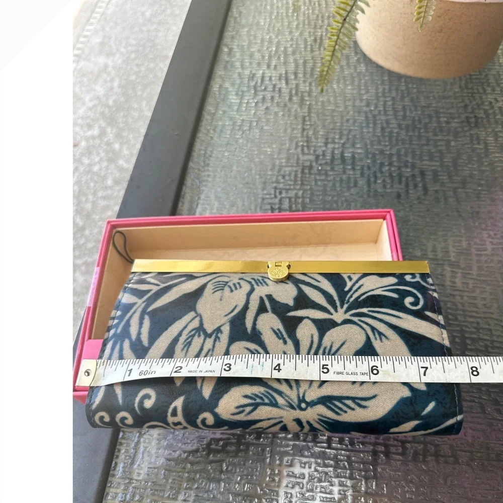 Patricia Nash Teal Floral‎ Leather Frame Wallet RFID 10 Card Slots NIB
